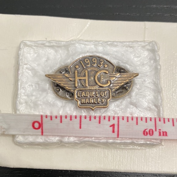 Harley-Davidson HOG Ladies of Harley Pin - 1993 - Picture 3 of 4